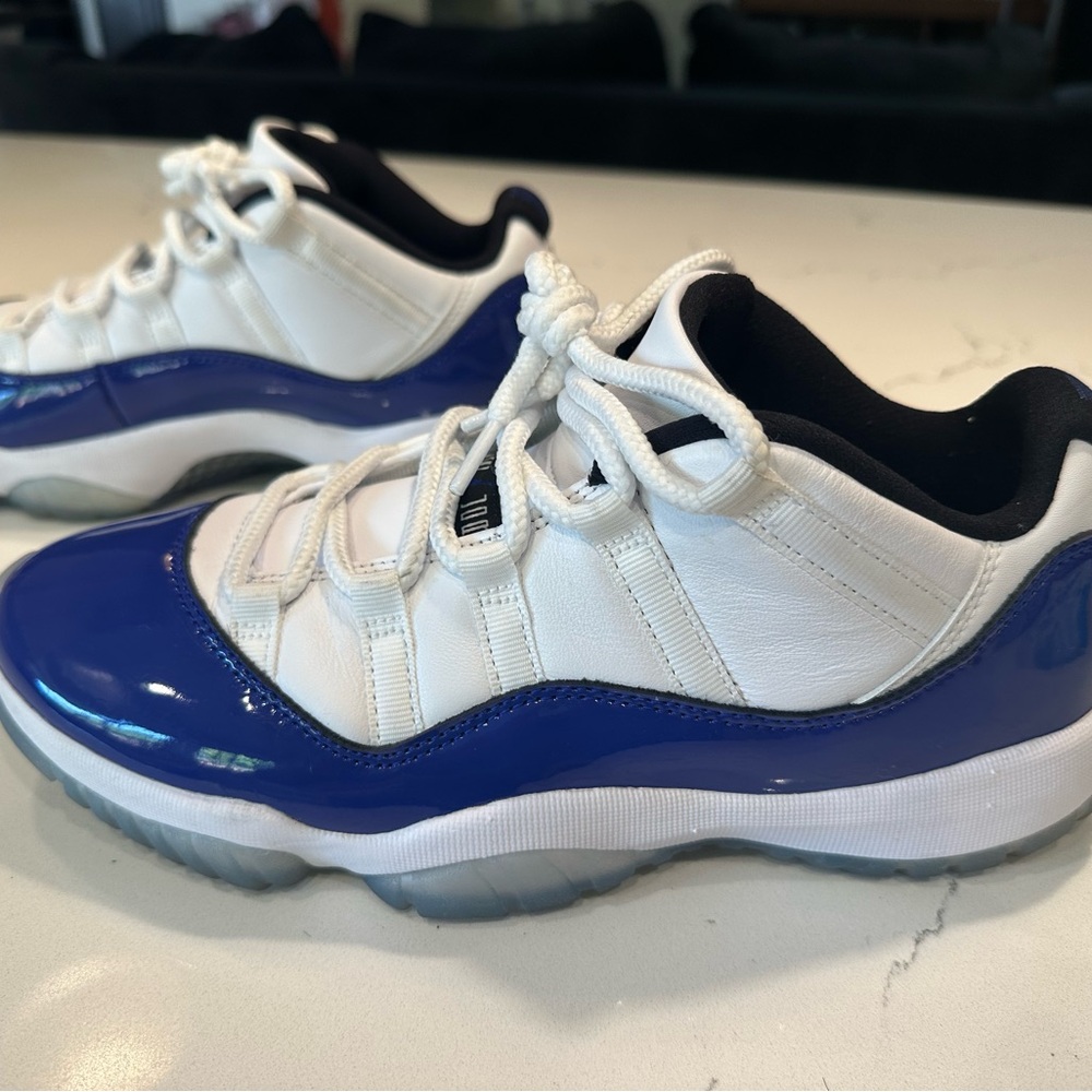 Jordan 11 Retro Low (Concord)